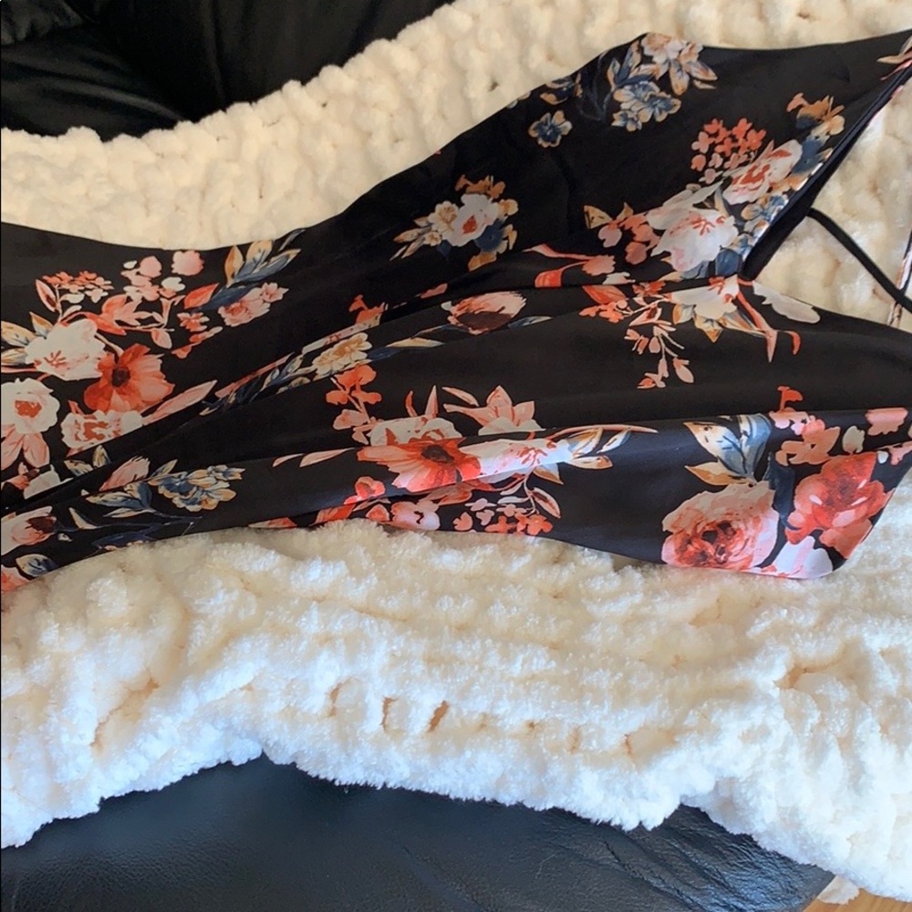 Soprano Satin Floral criss cross back mini